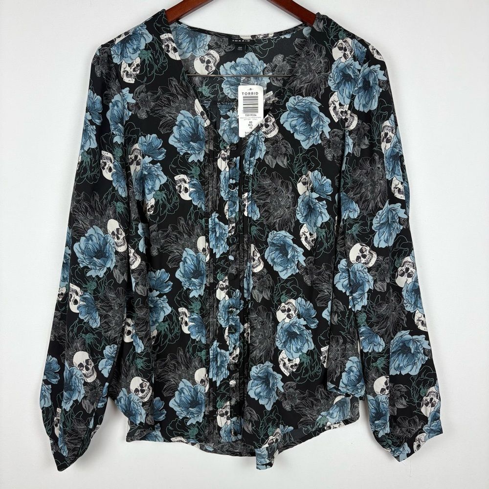 NWT Torrid Skull Floral Blouse‎
